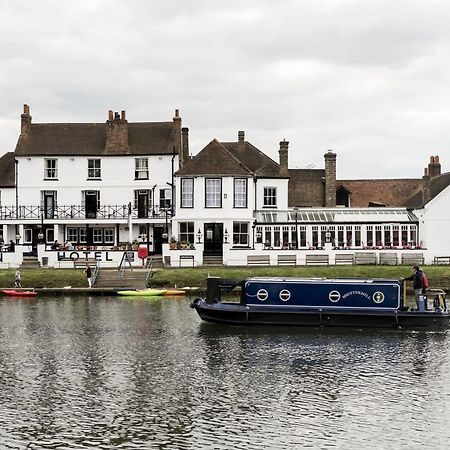 The Swan Hotel Стейнс Экстерьер фото