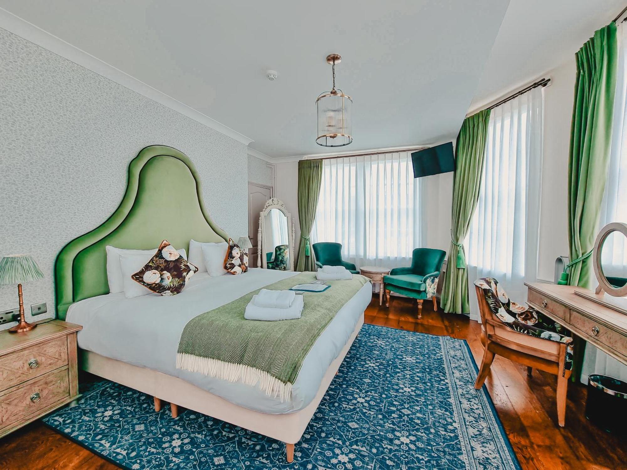 The Swan Hotel Стейнс Экстерьер фото