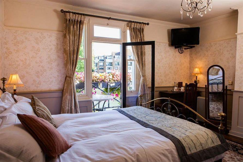 The Swan Hotel Стейнс Экстерьер фото