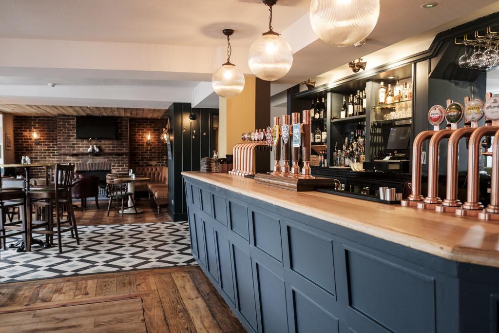 The Swan Hotel Стейнс Экстерьер фото
