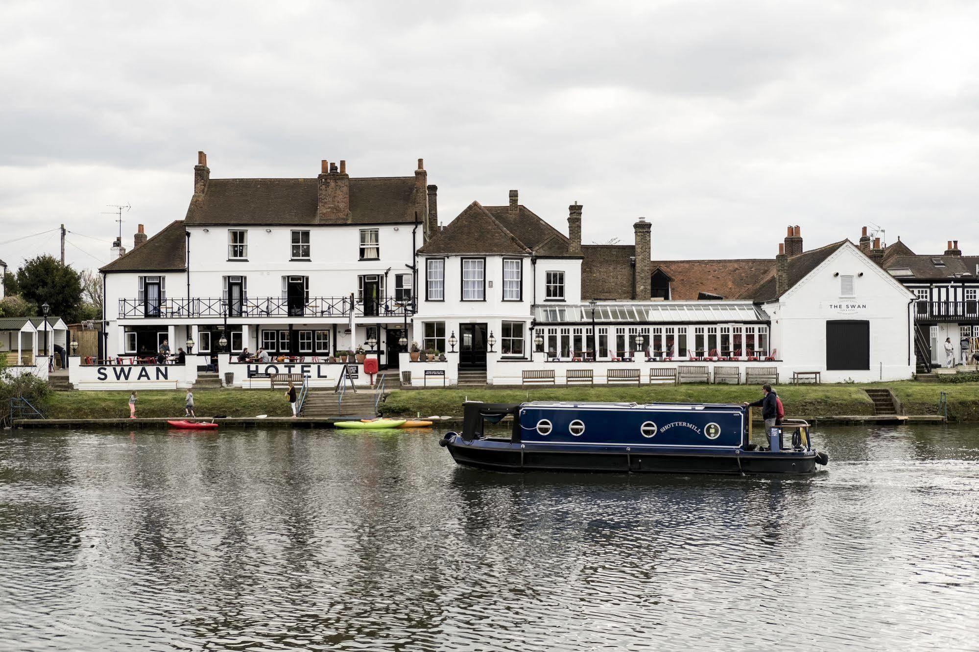 The Swan Hotel Стейнс Экстерьер фото