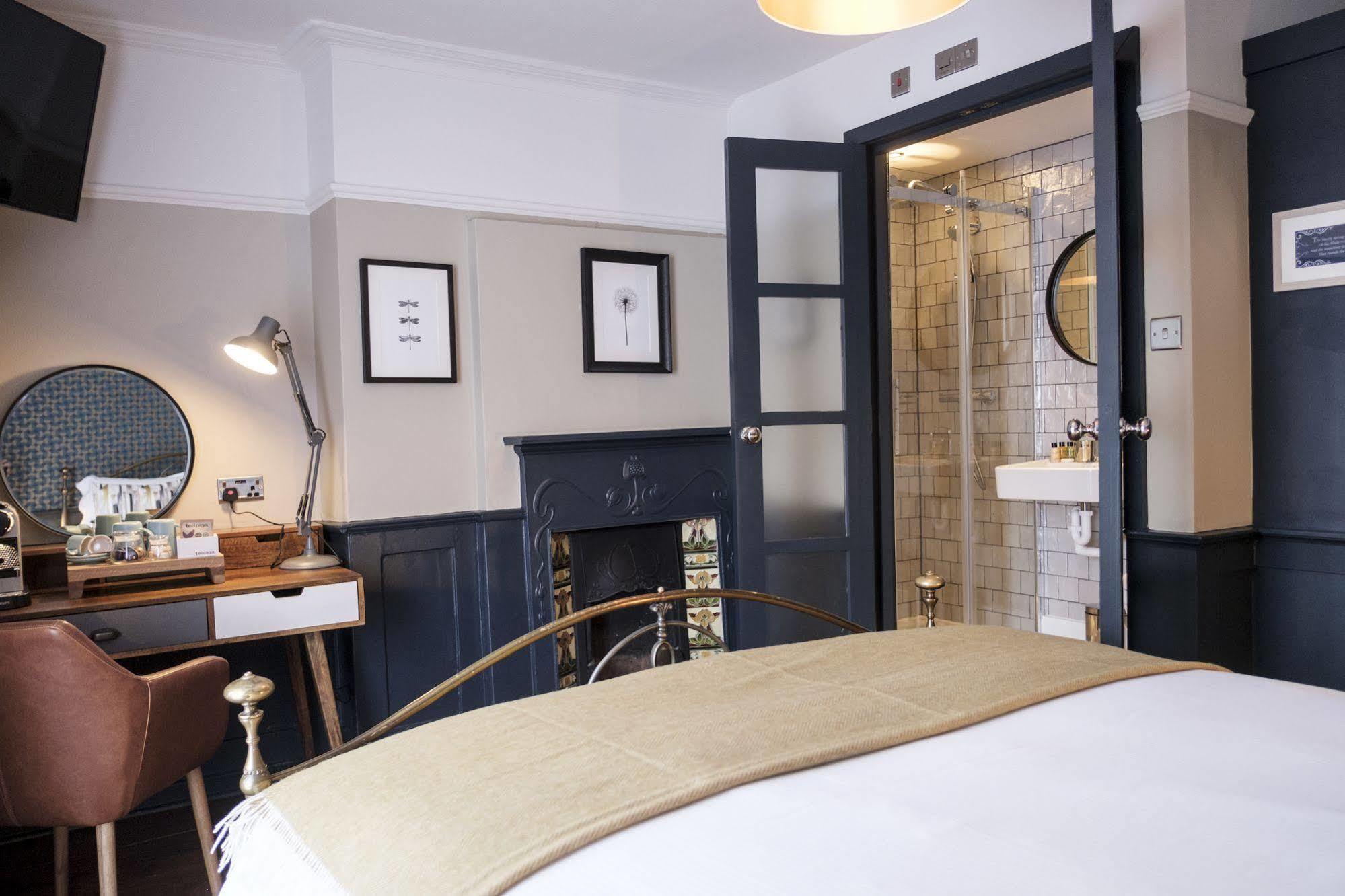 The Swan Hotel Стейнс Экстерьер фото